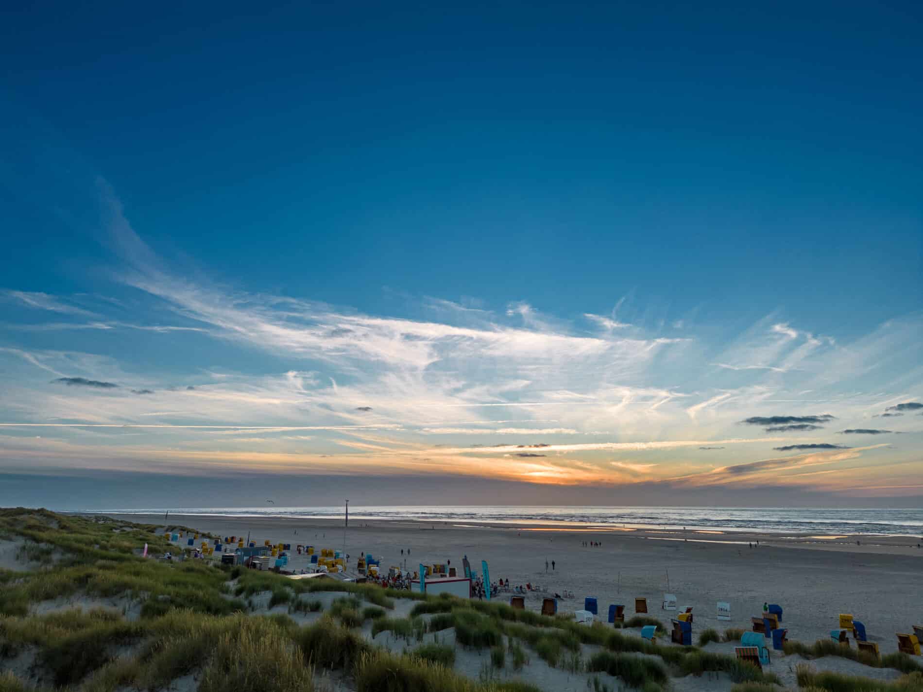 Sonnenuntergang am Strand auf Juist - Goldene Stunde